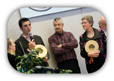 image : photo remise des prix à Madame Darrieussecq, Maire de Mont de Marsan, et à Thomas Dufau